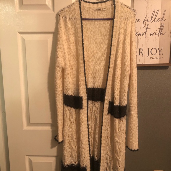Cardigan - Picture 2 of 3
